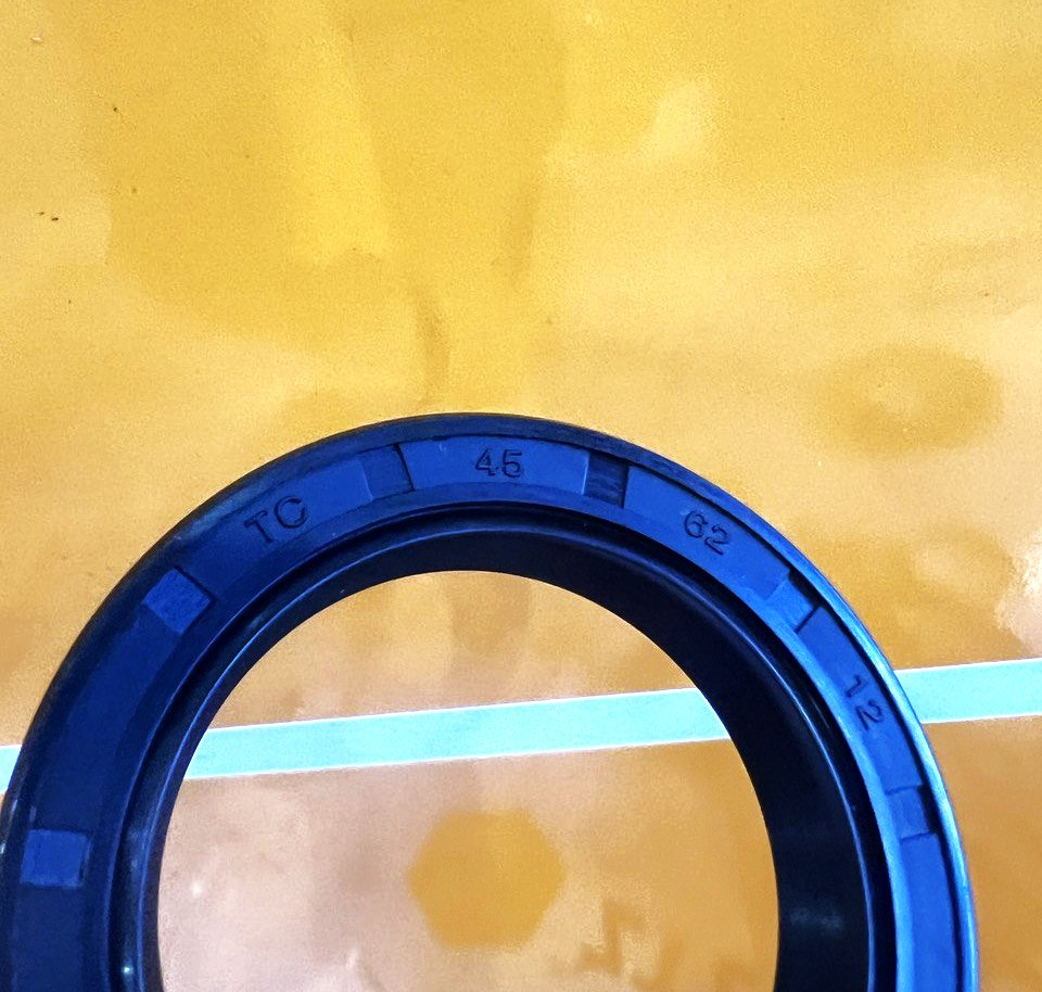 Ремкомплект сальников кпп BS428 4