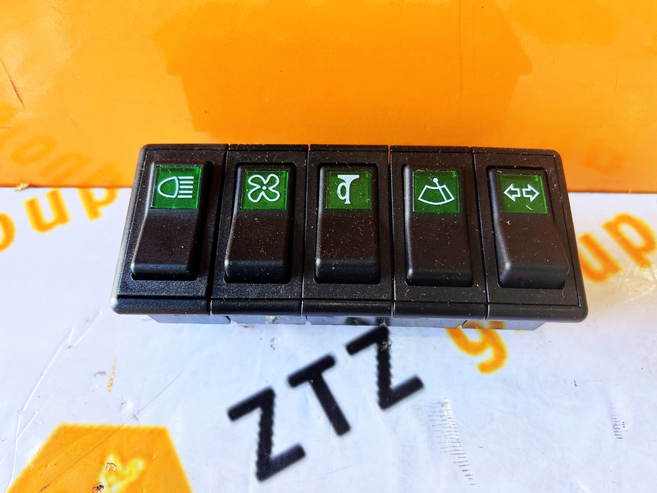 БЛОК КЛАВИШНЫХ ПЕРЕКЛЮЧАТЕЛЕЙ LK855 50NC 5