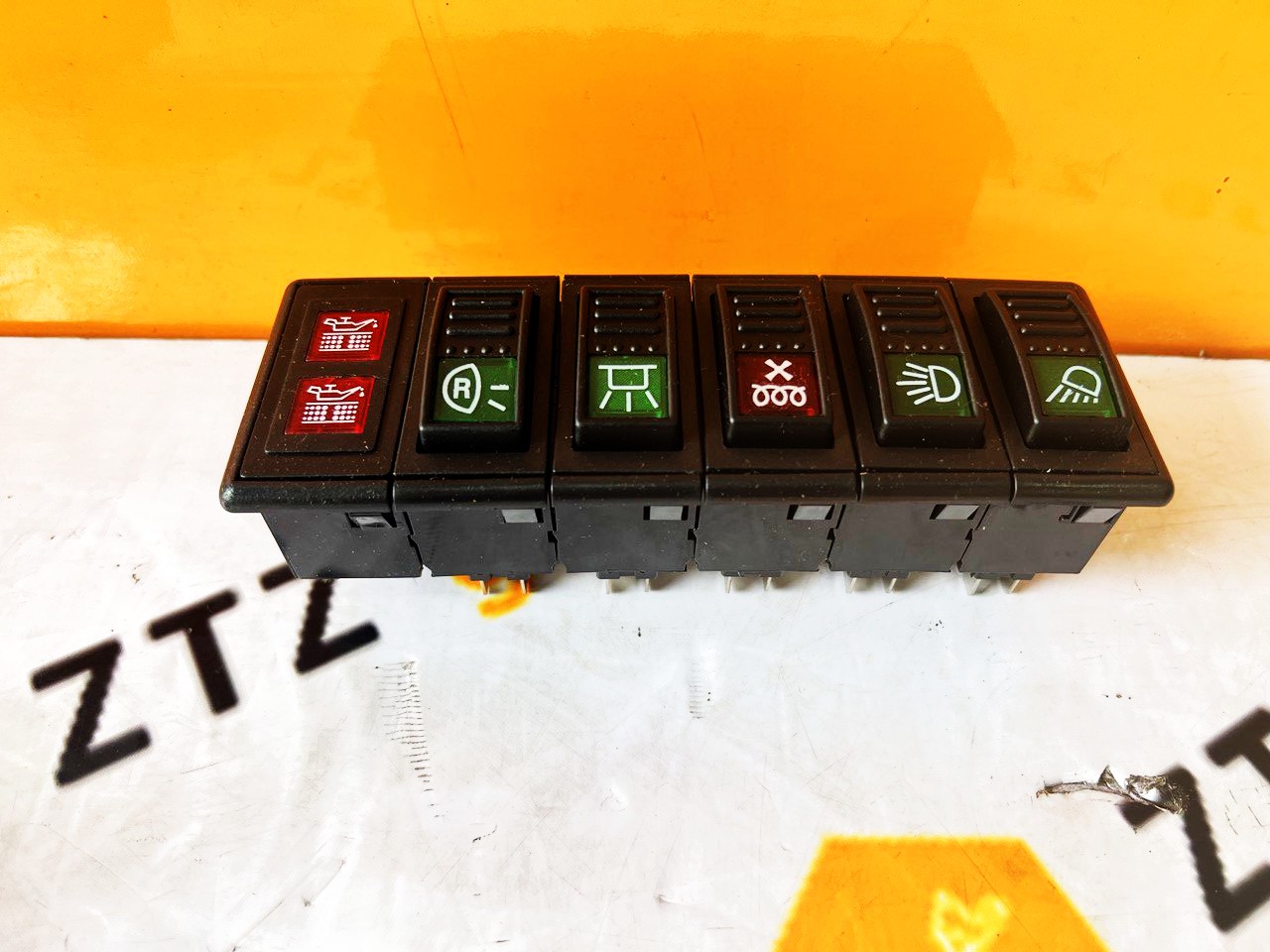 БЛОК КЛАВИШНЫХ ПЕРЕКЛЮЧАТЕЛЕЙ LK855 50NC 6